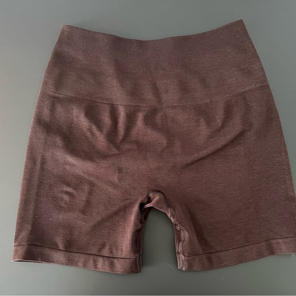 Amplify Short 4.5” - Picture 2 of 3